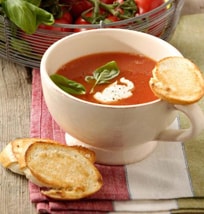 حساء الطماطم الكلاسيكي مع الخبز بالثوم | Philips